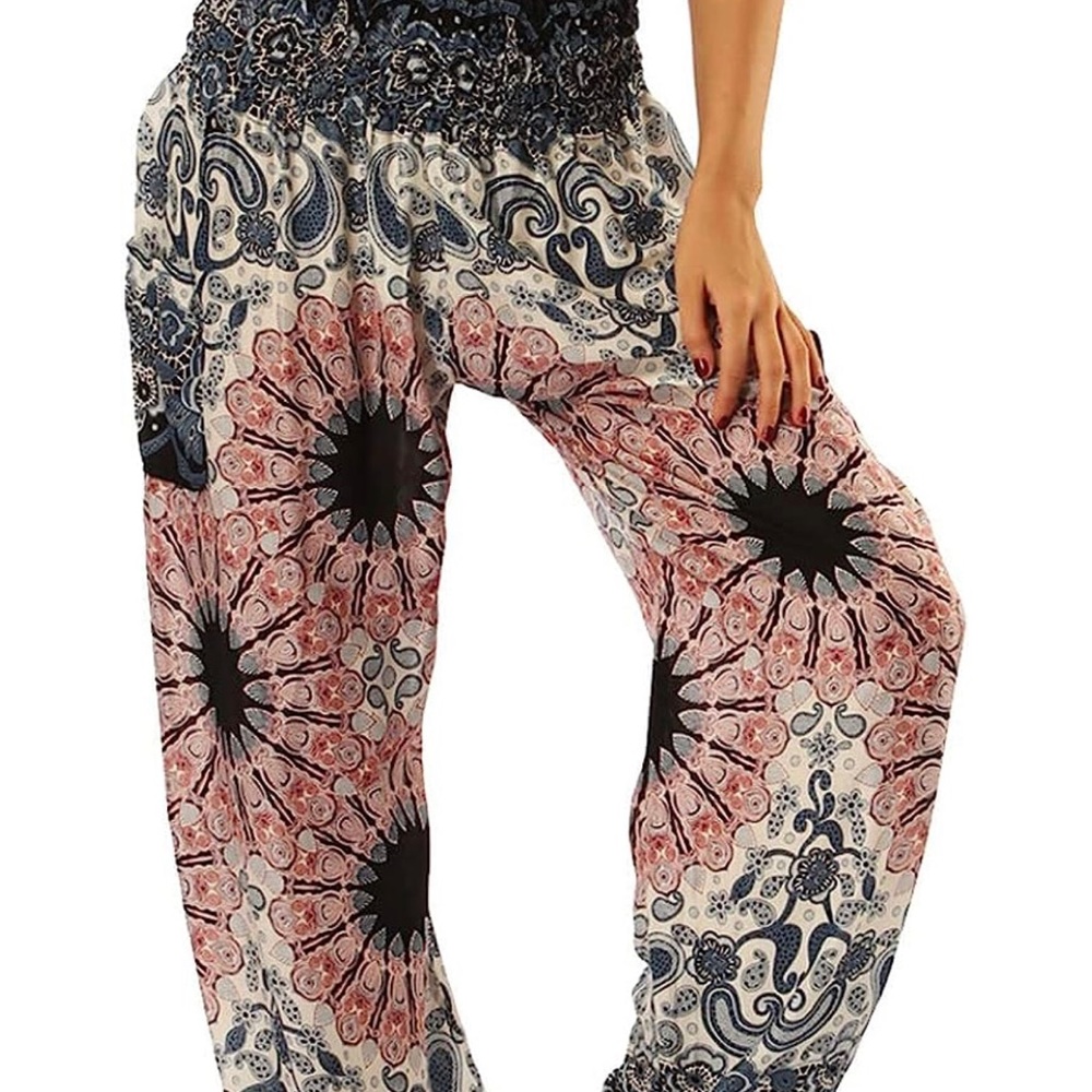 BOHO harem pants w elastic waste and ankles. Super cute and comfy. NWOT. 1 size